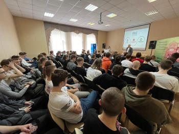 Генеральный директор Группы КМС провел встречу со студентами Череповецкого лесомеханического техникума