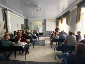 Мэр Череповца вновь встретился с коллективом Группы КМС